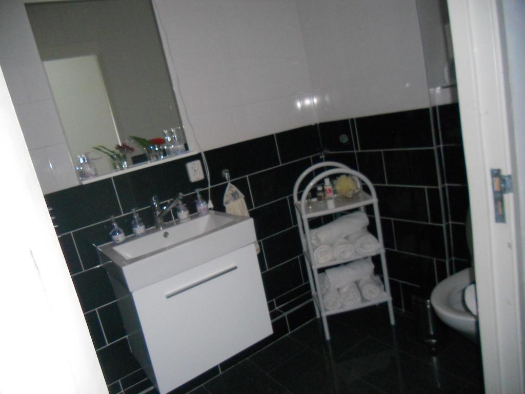 Sewdien'S Apartment Maashaven Rotterdam Chambre photo